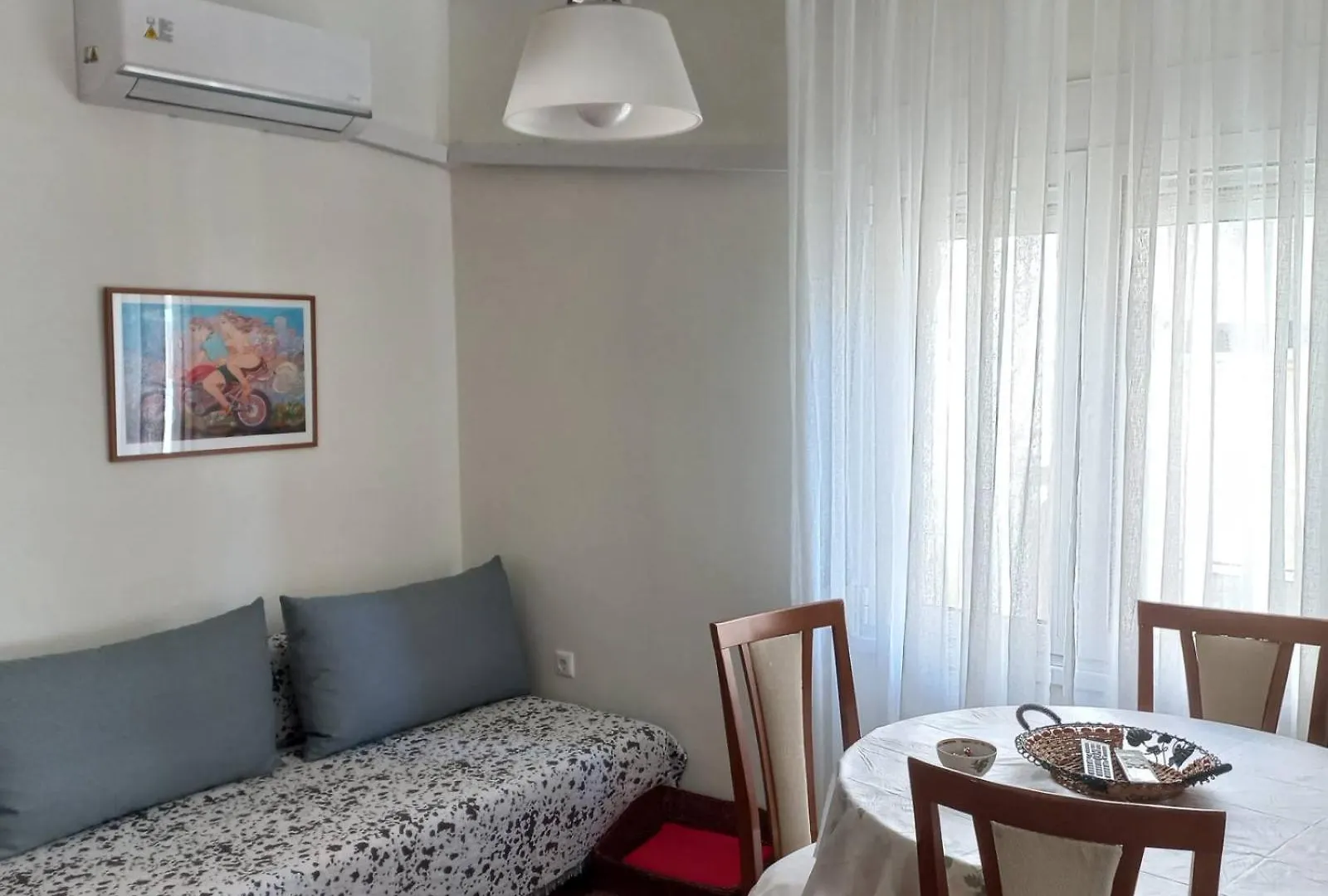 Studio Apartment Thessaloniki Navarino Square - Στούντιο Διαμέρισμα Πλατεία Ναυαρίνου Θεσσαλονίκη