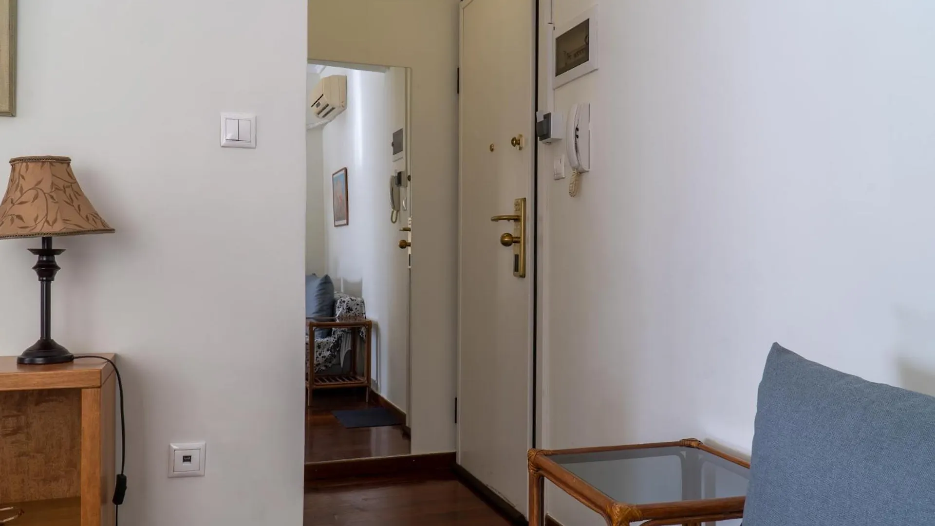 Studio Apartment Thessaloniki Navarino Square - Στούντιο Διαμέρισμα Πλατεία Ναυαρίνου Θεσσαλονίκη