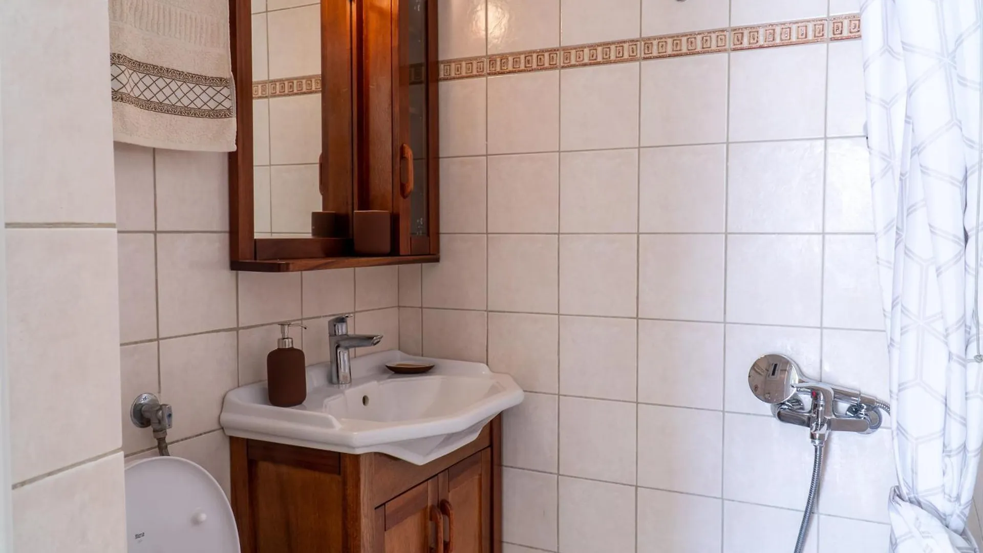 Studio Apartment Thessaloniki Navarino Square - Στούντιο Διαμέρισμα Πλατεία Ναυαρίνου Θεσσαλονίκη