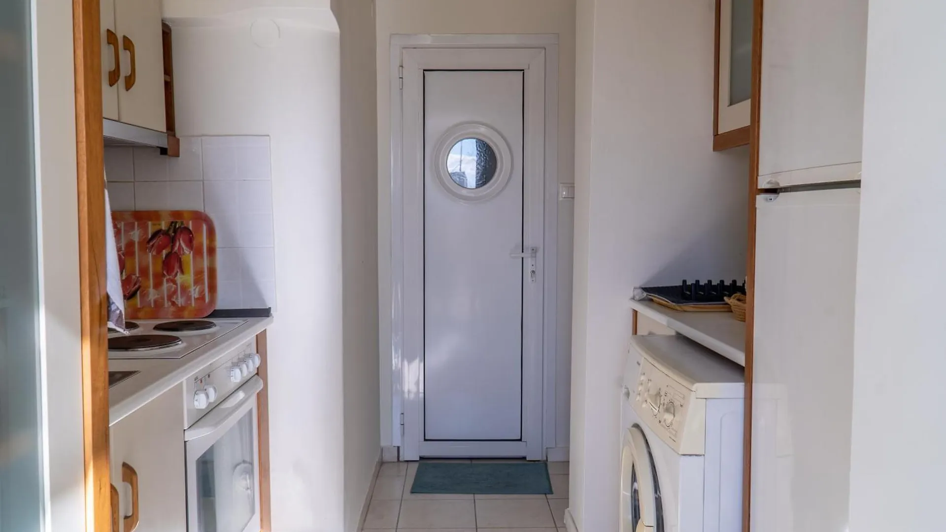 Studio Apartment Thessaloniki Navarino Square - Στούντιο Διαμέρισμα Πλατεία Ναυαρίνου Θεσσαλονίκη