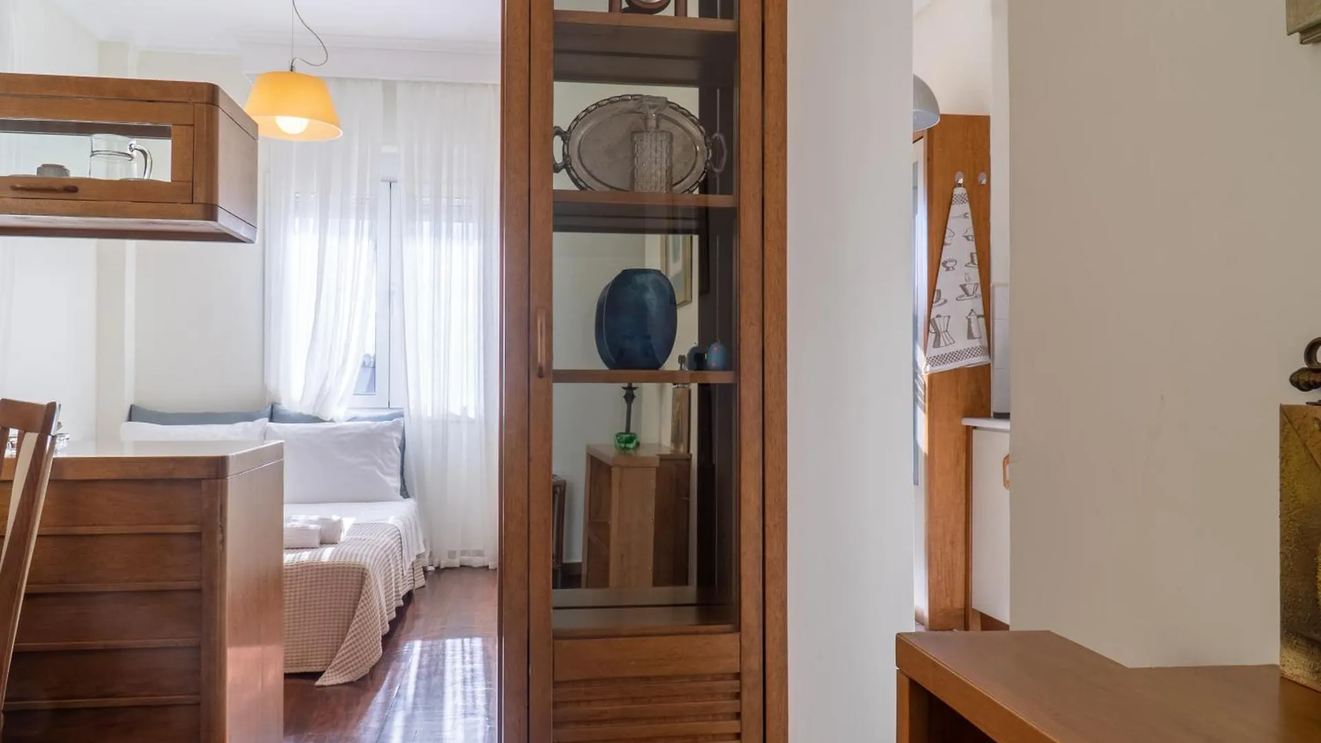Studio Apartment Thessaloniki Navarino Square - Στούντιο Διαμέρισμα Πλατεία Ναυαρίνου Θεσσαλονίκη